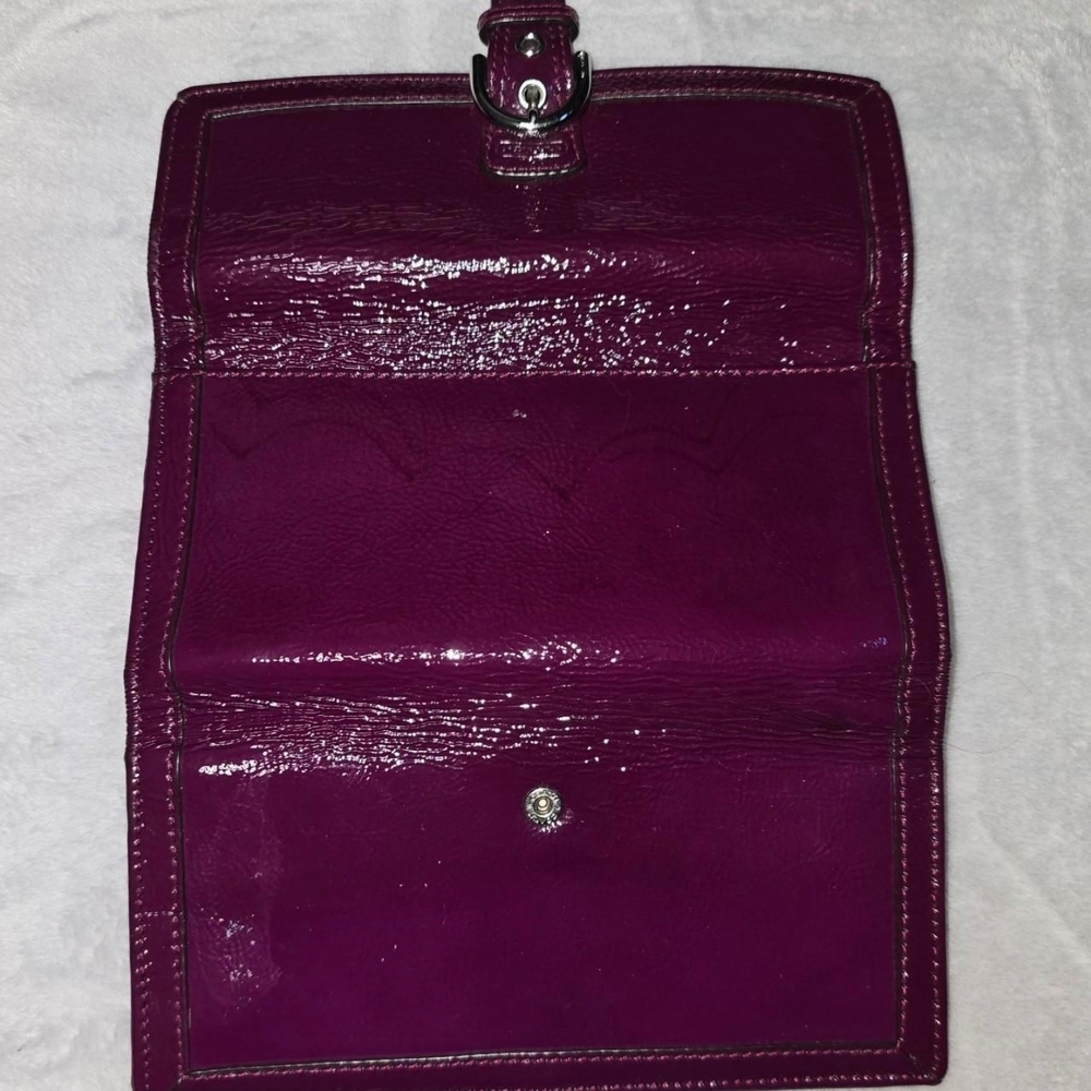 Coach Patent Leather Wallet in Fuchsia Pink with Silver Buckle - Picture 3 of 4